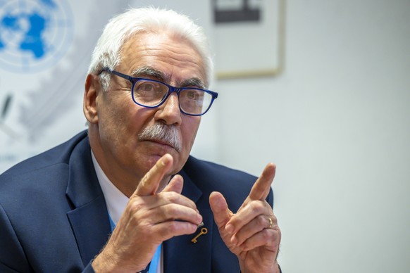 epa11377352 Palestinian Health Minister Majed Abu Ramadan speaks to journalists from the Association of the Accredited Correspondents to the United Nations (ACANU) during a press conference on the sid ...