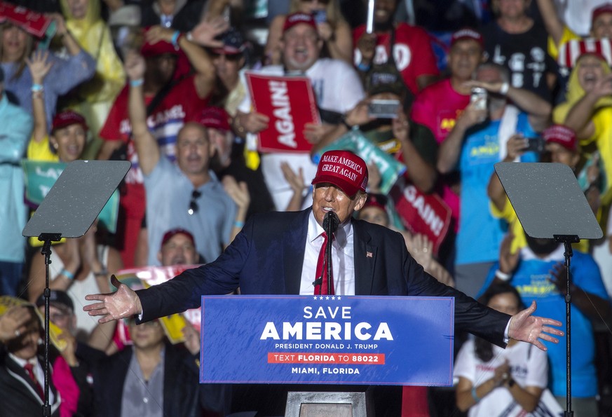 L'ancien président américain Donald Trump s'est exprimé en Floride, dimanche.