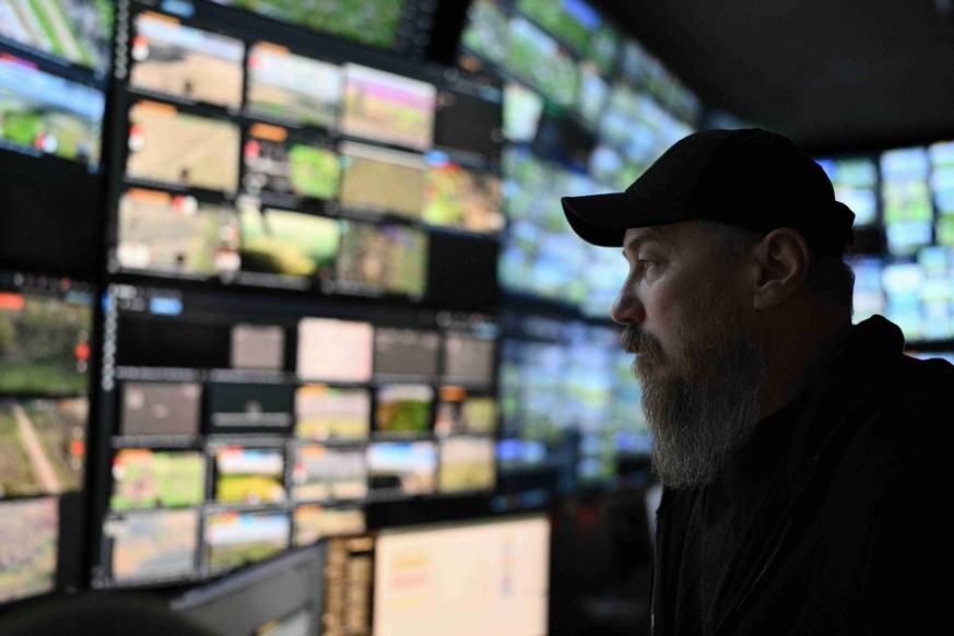 Le commandant des forces de drones ukrainiennes, Robert Brovdi, surnommé «Madyar», dans son bunker opérationnel sécurisé.