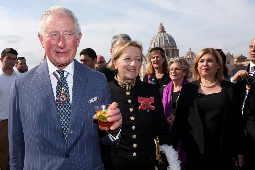 Charles, alors prince de Galles, lors d&#039;une visite du Vatican en 2019. Il y sera de retour en octobre 2025 pour rencontrer le nouveau papa Léon XIV. (Photo by Franco Origlia/Getty Images,)