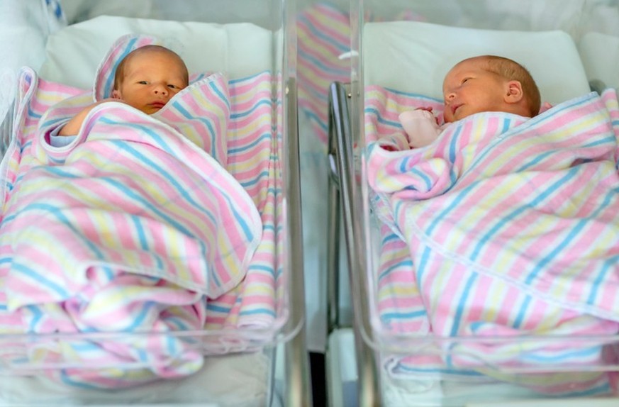 Elle accouche de jumeaux de deux pères différents