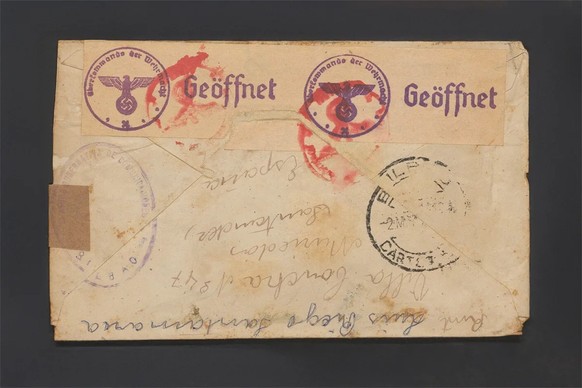 Enveloppes marquées du sceau de la censure.
https://katalog.burgerbib.ch/detail.aspx?ID=535750