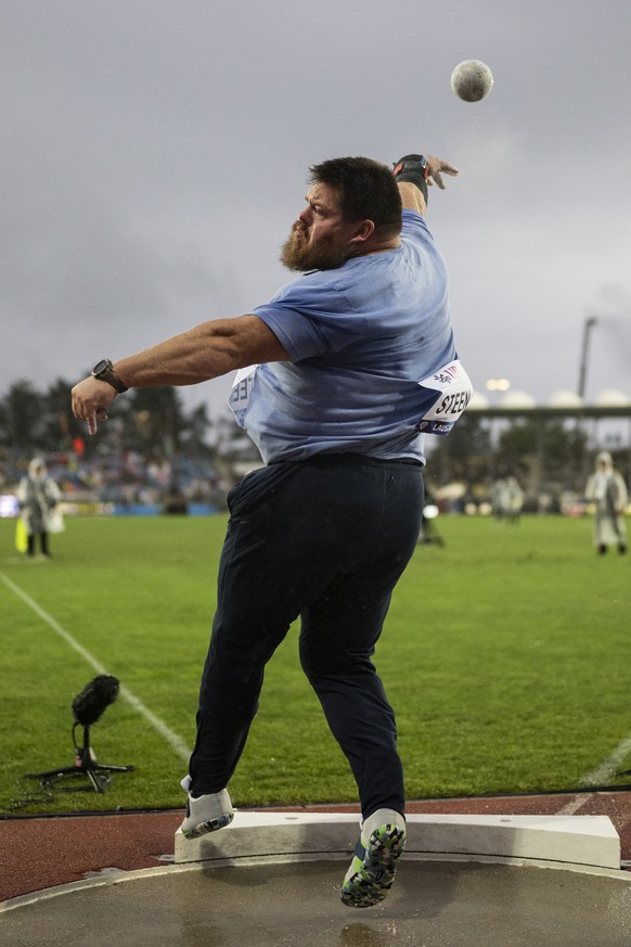 epa12312941 Roger Steen of USA competes in the Men&#039;s Shot Put at the 50th edition of the Diamond League Athletissima athletics meeting in Lausanne, Switzerland, 20 August 2025. EPA/JEAN-CHRISTOPH ...