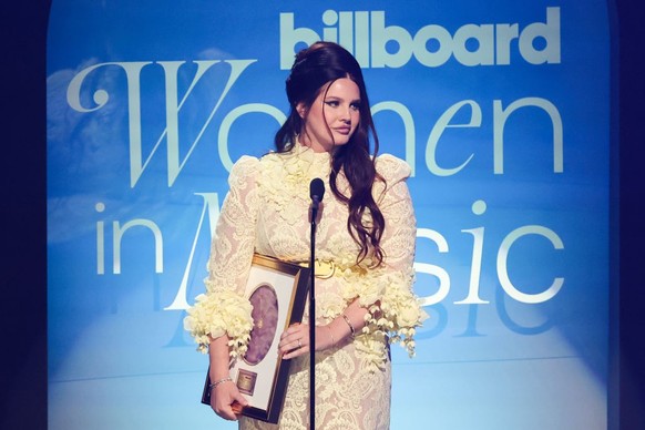 Lana Del Rey accepts the Visionary Award onstage at Billboard Women In Music held at YouTube Theater on March 1, 2023 in Los Angeles, California. (Photo by Rich Polk/Billboard via Getty Images)