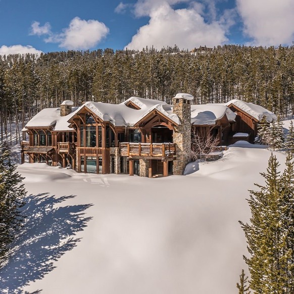 La «normalité»: le déménagement de la famille de Los Angeles à leur havre de paix dans le Montana a peut-être aussi joué un rôle dans la longévité de leur union.