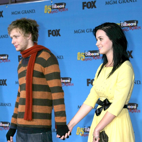 JOHNNY LEWIS and Katy Perry 2005 Billboard Music Awards- Arrivals MGM Garden Arena Las Vegas, Nevada- 06.12.05, Las Vegas, Nevada, United States Nikki Nelson / WENN 403335.jpg