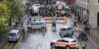 «Ça sent la "dissuasion"»: un juge critique la police et condamne une activiste