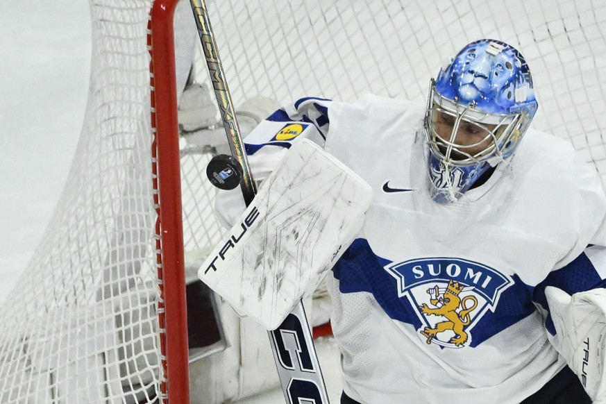 epaselect epa12117679 Finland's goalkeeper Juuse Saros in action during the IIHF Ice Hockey World Championship group A match between Canada and Finland, in Stockholm, Sweden, 19 May 2025. EPA/Fre ...