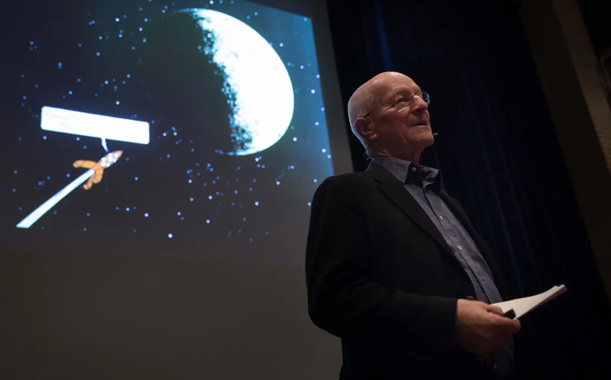 Claude Nicollier se réjouit de donner un coup de pouce à la recherche spatiale suisse.