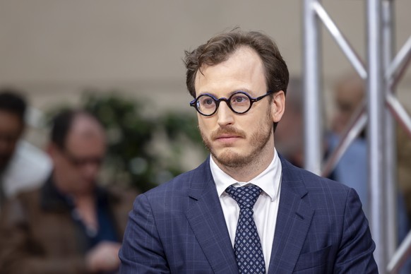 Le president PLR ville de Geneve Maxime Provini s&#039;exprime sur le plateau de la television Leman Bleu a Uni Mail, lieu de depouillement centralise des bulletins de vote pour les elections des exec ...