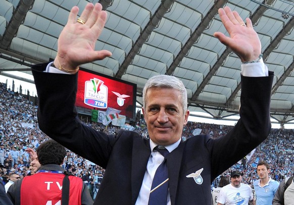 epa03719280 SS Lazio&#039;s head coach Vladimir Petkovic the victory over AS Roma in the Italian Cup final soccer match at the Olimpico stadium in Rome, Italy, 26 May 2013. Senad Lulic flicked home La ...