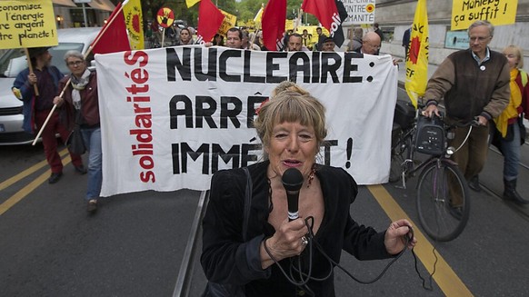Anne-Cécile Reimann s'engage pour de nombreuses causes et apporte toujours aux manifestations auxquelles elle participe ses pancartes jaunes (archives).