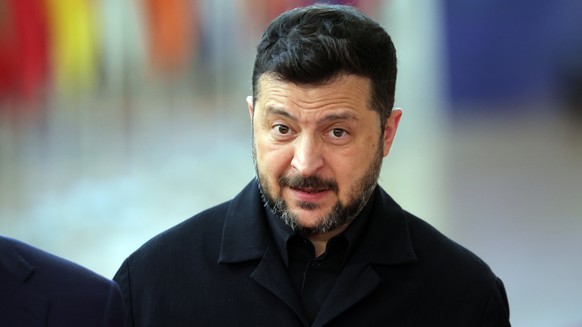 epa13046909 Ukraine's President Volodymyr Zelensky arrives for the European Council summit in Brussels, Belgium, 18 June 2026. European leaders are gathering in Brussels for a two-day meeting pac ...