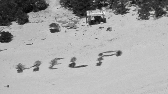Ce sont quatre lettres dessinées dans le sable grâce à des feuilles de palmiers qui ont sauvé cette semaine trois marins échoués sur une île déserte du Pacifique: «HELP.»