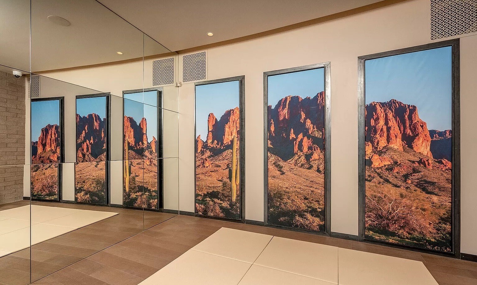 Crazy Villa in Gilbert Arizona für 20 millionen dollar https://www.zillow.com/homedetails/21423-S-147th-St-Gilbert-AZ-85298/59261224_zpid/