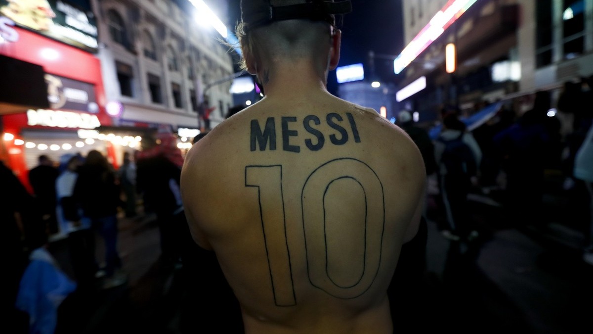 Argentina quiere retirar la camiseta número 10 de Lionel Messi