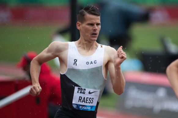 Le coureur Jonas Raess détient un double record de Suisse.