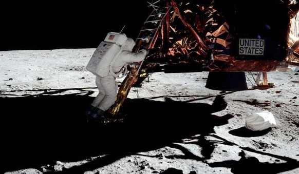 Ein Astronaut der Nasa auf dem Mond