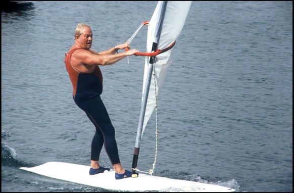 Jean-Marie Le Pen à la Trinité-sur-Mer en 1987.
