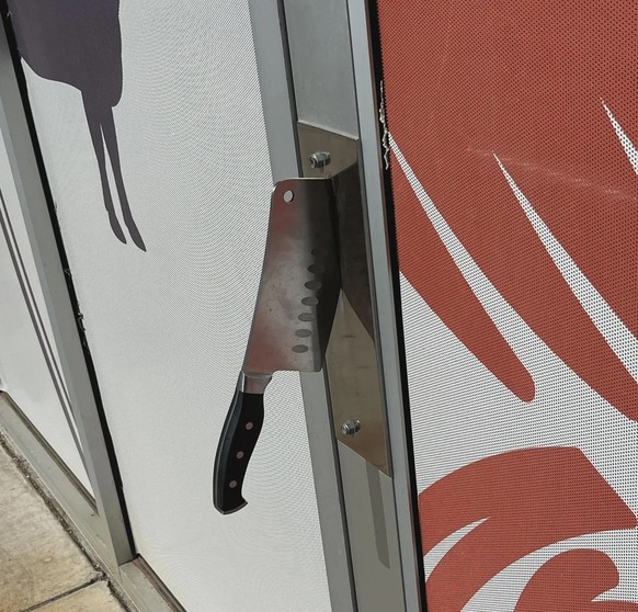 Metzger Messer Eingangstür