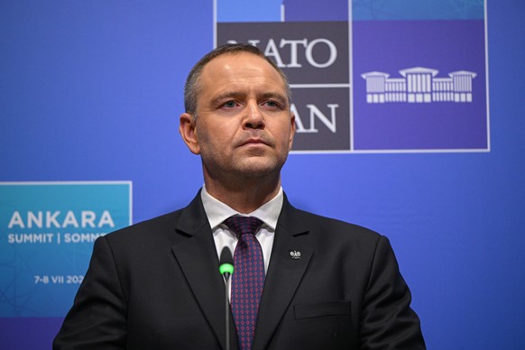 epa13098672 Polish President Karol Nawrocki attends a press conference at the 2026 NATO Summit in Ankara, Turkey, 08 July 2026. The NATO Summit takes place from 07-08 July EPA/Marcin Obara POLAND OUT