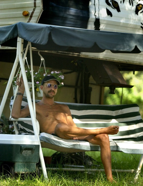 Robert Gifford, 39, is a nudist who moved to the Florida naturist park in Hudson this past summer. The park is reportedly being sold to someone who will pour money into it's badly need renovation ...