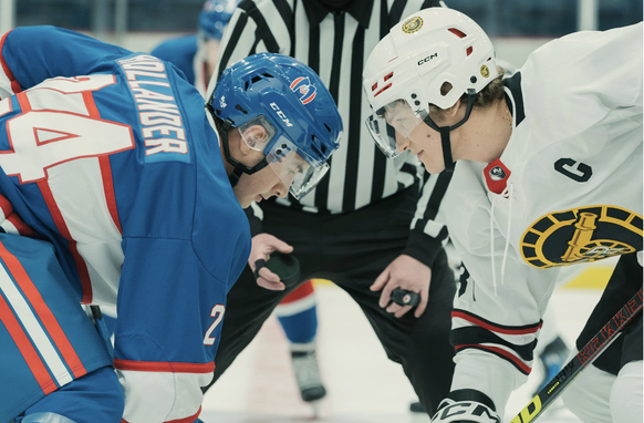 Shane Hollander et Ilya Rozanov croisent le fer.