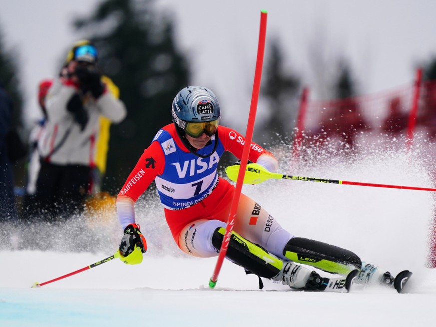 Wendy Holdener est en course pour le podium à Spindleruv Mlyn