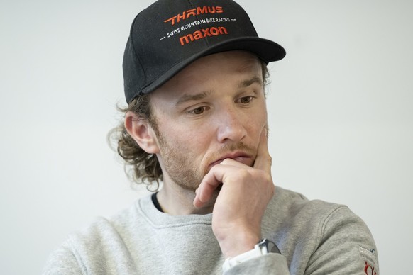 Berner Mountainbiker Mathias Flueckiger reagiert an einer Medienkonfenrez, am Donnerstag, 2. Maerz 2023 im Haus des Sports in Ittigen. Im Rahmen der Europameisterschaften in Muenchen wurde am 18. Augu ...