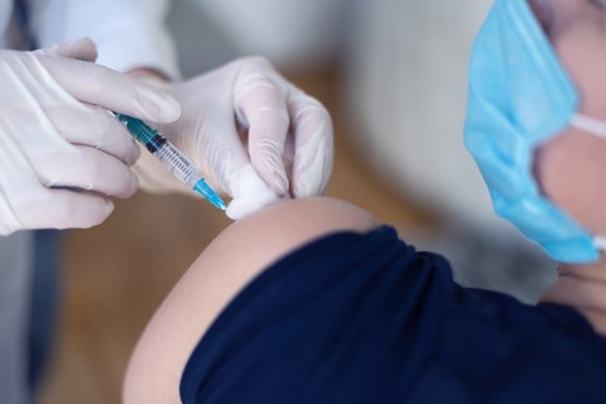 Ne pas se faire vacciner pourrait en dire plus que l'on croit sur notre psychologie du risque.