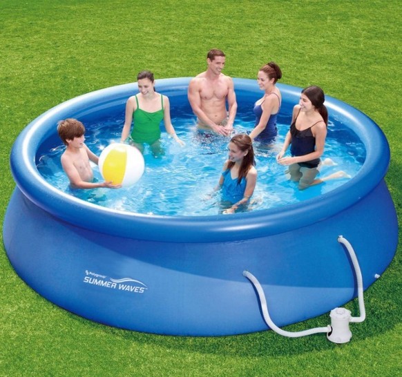 Alice au Pays des Piscines.