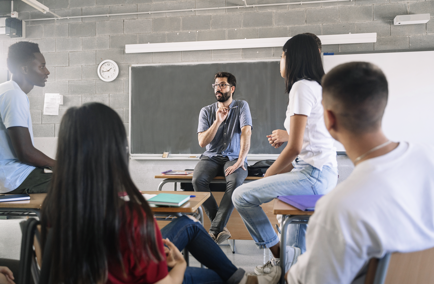 Un prof peut-il coucher avec son élève majeur? La question est posée