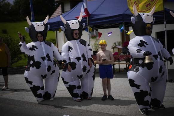 Des Français se sont déguisés en Suisses.