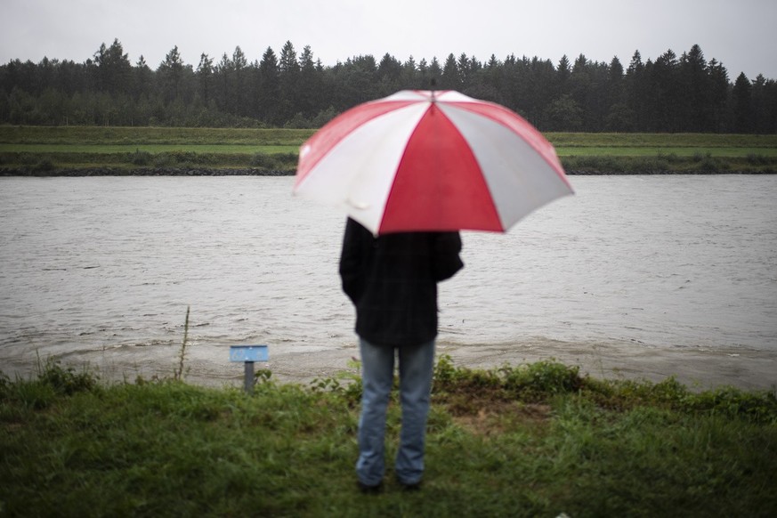 Diepoldsau a vécu une nuit compliquée après de fortes pluies. (KEYSTONE/Gian Ehrenzeller)