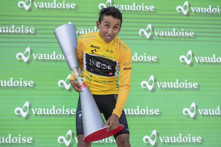 Le champion sur la plus haute marche du podium du Tour de Suisse en 2019.