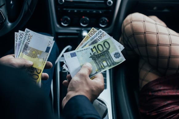 Douze personnes, sept hommes et cinq femmes, ont été arrêtées simultanément en Colombie, en Espagne et en France en début de semaine.