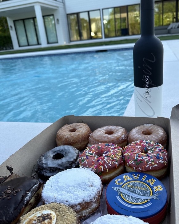 Donuts &amp; caviar: chic!