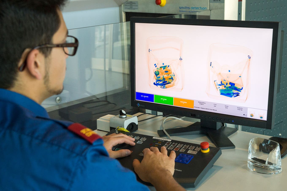 L’aéroport de Zurich n’envisage actuellement pas d’automatiser les contrôles de sécurité.