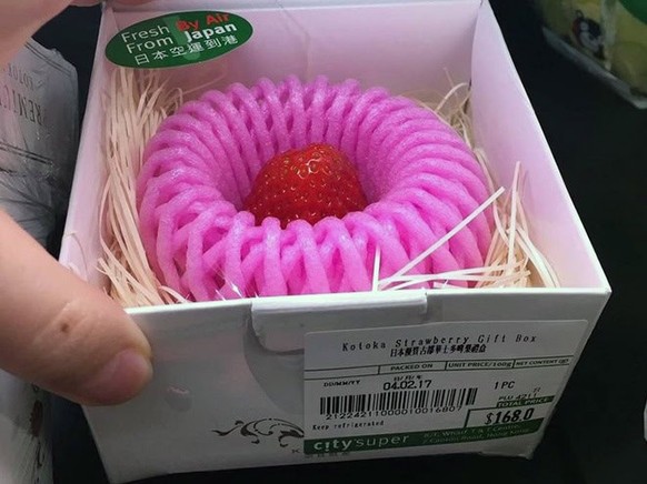 Pour la petite histoire, oui, c'est un diamant, car certaines variétés de fraises au Japon sont extrêmement chères.