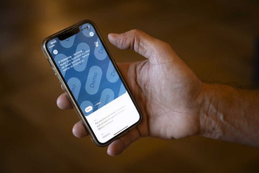 Le projet d&#039;E-ID a été approuvé de justesse par le peuple suisse fin septembre.(KEYSTONE/Anthony Anex)