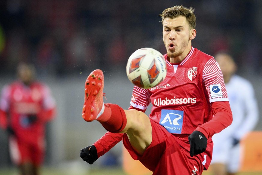 L&#039;attaquant valaisan Filip Stojilkovic lors de la rencontre de football de Super League entre le FC Sion et le FC Lausanne-Sport, LS, ce dimanche 19 decembre 2021 au stade de Tourbillon a Sion. ( ...