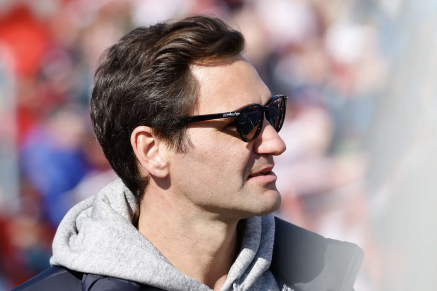 Roger Federer pourrait confectionner des lunettes de soleil.