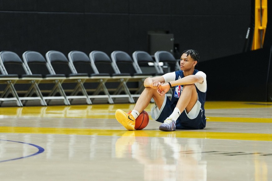 Klark Riethauser au Basketball Without Borders Camp.