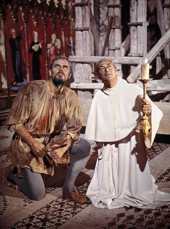 Charlton Heston &amp;amp; Rex Harrison Characters: MICHELANGELO, POPE JULIUS II Film: The Agony And The Ecstasy 1965 Director: Carol Reed 24 September 1965 PUBLICATIONxINxGERxSUIxAUTxONLY Copyright: M ...