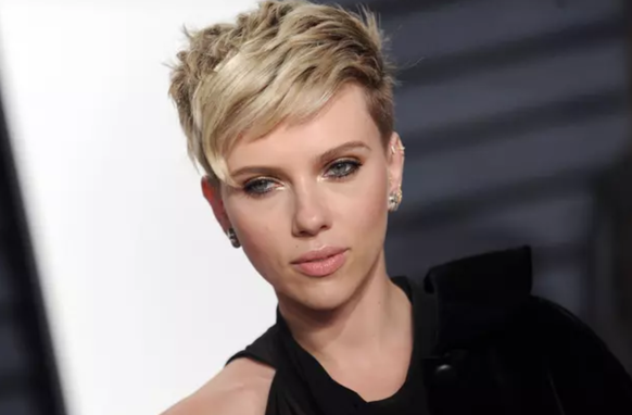 Scarlett en version punkette.