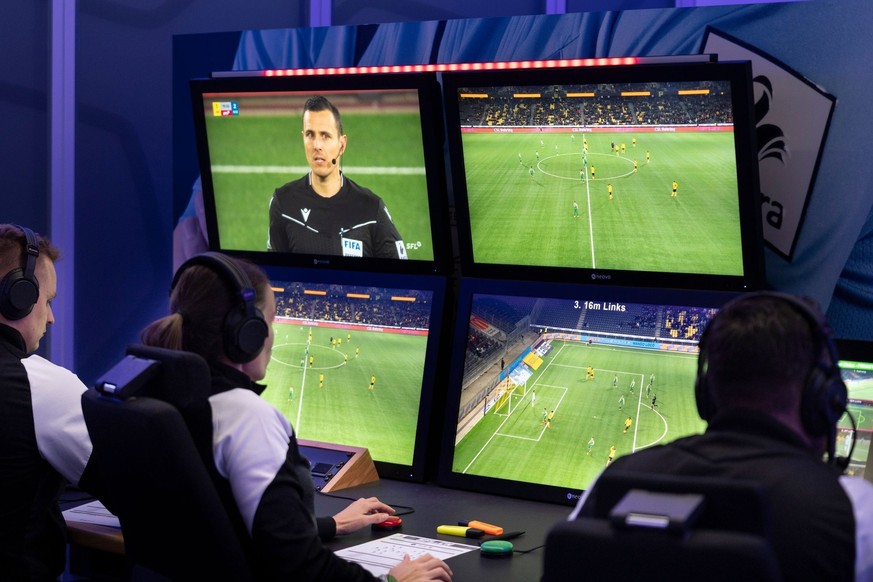 Le studio VAR de la Swiss Football League à Volketswil.