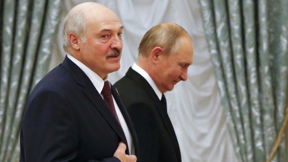 Vladimir Poutine et Alexander Loukachenko. les présidents russe et bélarusse, soufflent le chaud et le froid dans la crise des migrants (Photo prétexte).