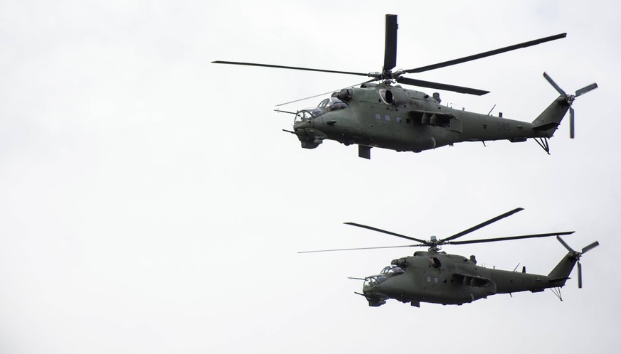 Deux hélicoptères MI-24, ici lors d'un exercice de l'Otan en Pologne, le 17 septembre 2025.