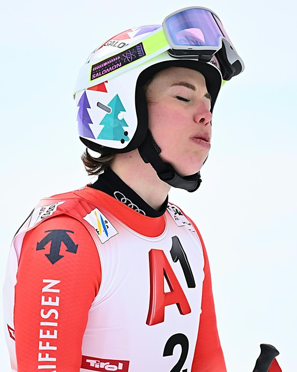 ABD0005_20250112 - ST. ANTON - ÖSTERREICH: Michelle Gisin (SUI) im Ziel beim Super-G des Ski Alpin Frauen-Weltcups in St. Anton am Sonntag 12. Jänner 2025. - FOTO: APA/BARBARA GINDL