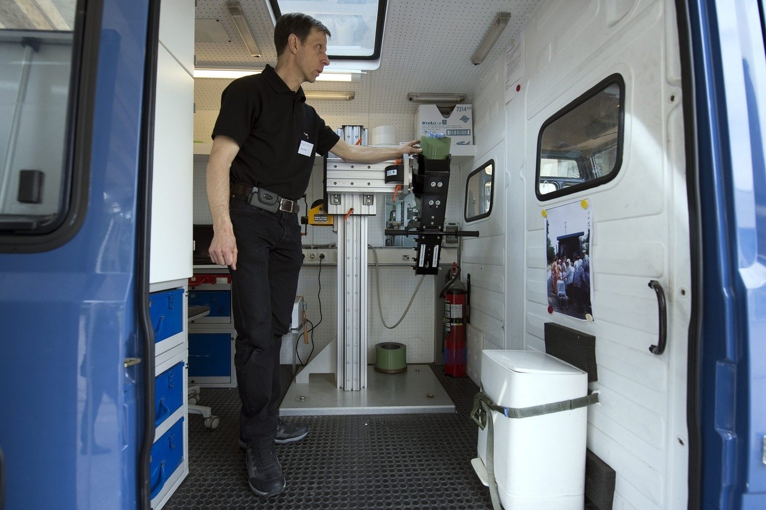 Un laboratoire mobile pour l&#039;analyse des risques nucléaires, chimiques et bactériologiques